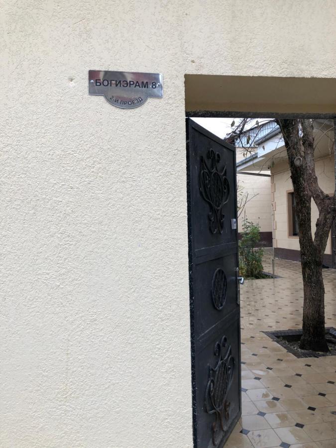 Дом Отель Бадамзар Tashkent Bagian luar foto