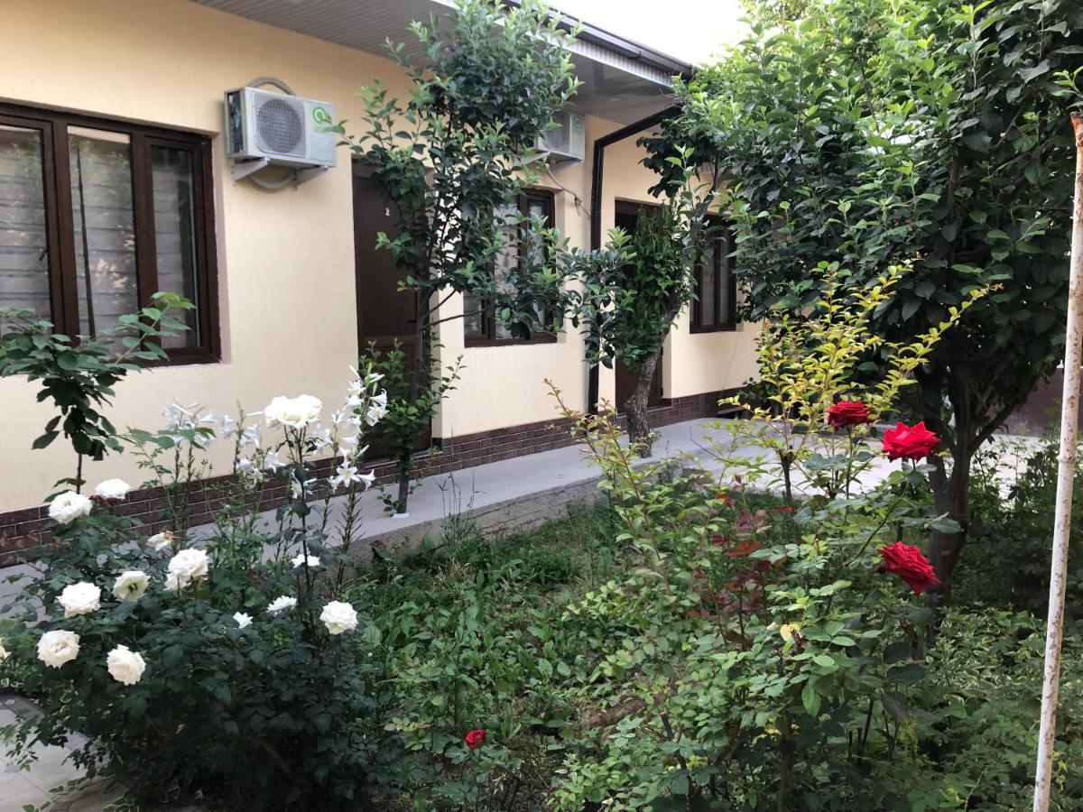 Дом Отель Бадамзар Tashkent Bagian luar foto
