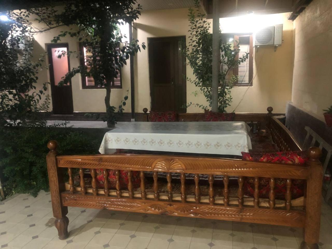 Дом Отель Бадамзар Tashkent Bagian luar foto
