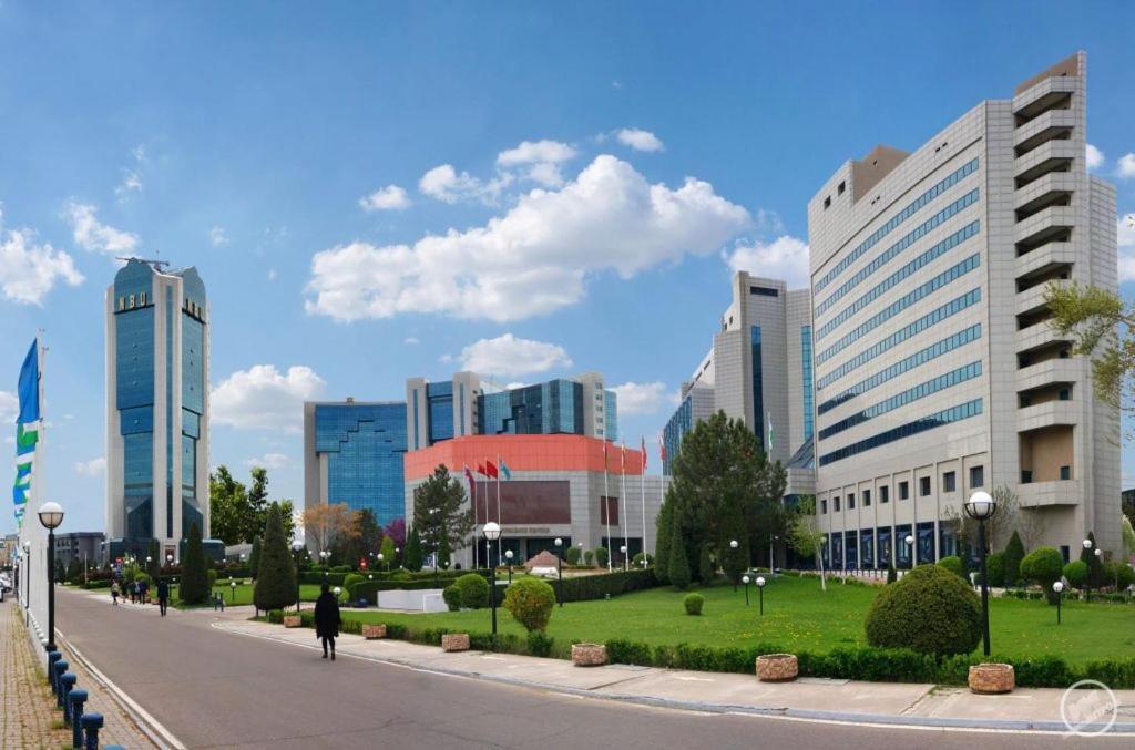 Дом Отель Бадамзар Tashkent Bagian luar foto